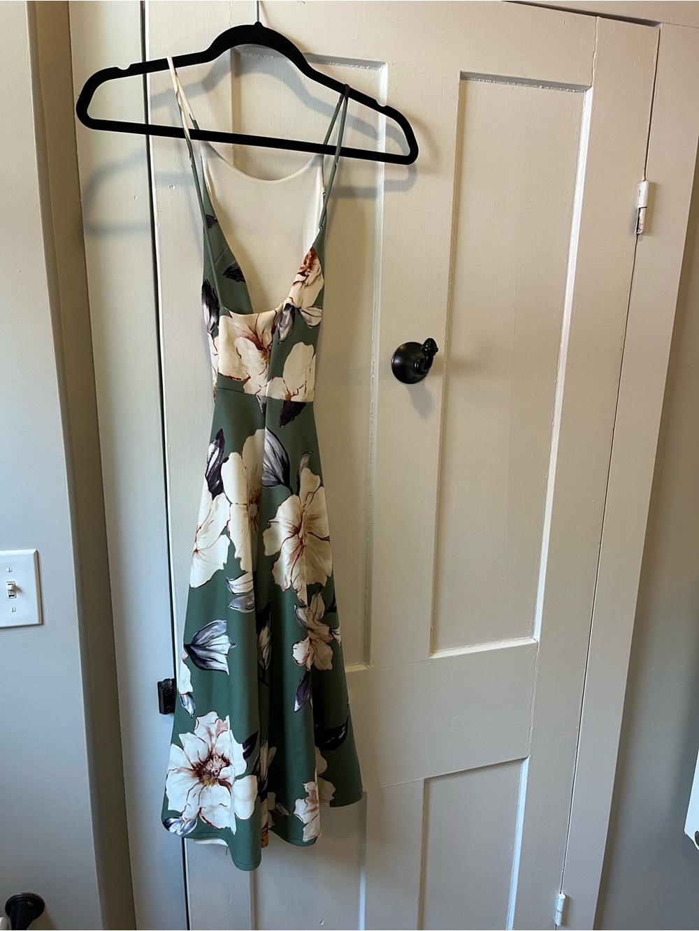 Soprano wedding Guest Dress Floral Size Small - Picture 2 of 6